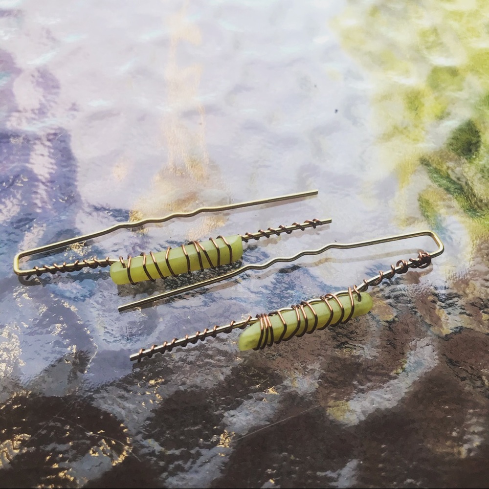 Mountain jade goldtone hair pins